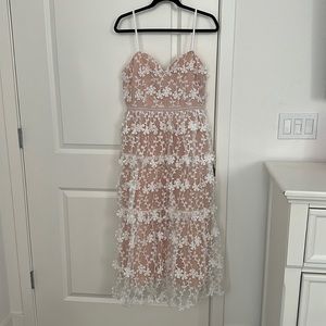 VICI white and nude floral tiered midi dress.